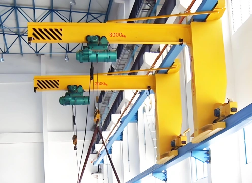 BB type wall-traveling cantilever crane