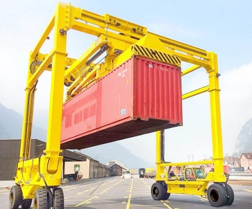 Multifunctional container straddle carrier