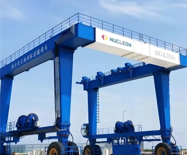 Mobile Boat Hoist